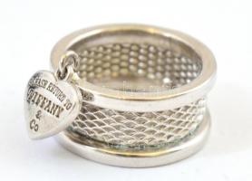 Ezüst(Ag) szívecskés gyűrű, Tiffany jelzéssel, méret: 50, nettó: 4,1 g
