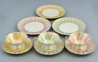 Schumann Bavaria reggeliző készlet, 3 db csésze aljakkal, 3 db kistányér. Jelzett, matricás, apró kopásokkal, d: 14,5 cm, 19 cm, m: 6 cm