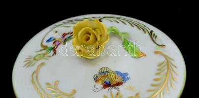 Herendi rózsás-lábas bonbonier, jelzett, kézzel festett, rózsán lepattanással, m: 11 cm