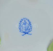 Herendi rózsás-lábas bonbonier, jelzett, kézzel festett, rózsán lepattanással, m: 11 cm