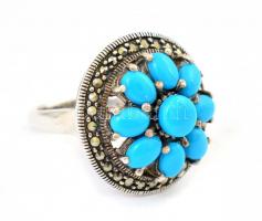 Ezüst(Ag) virágos gyűrű, markazittal és kék kövekkel, jelzett, méret: 56, bruttó: 10,65 g