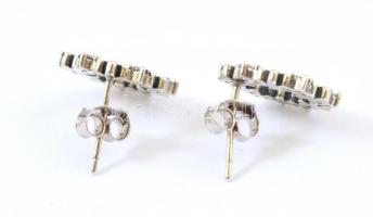 Ezüst(Ag) kerek virágos fülbevalópár, jelzett, d: 1,5 cm, bruttó: 2,66 g