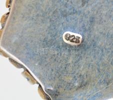 Aranyozott ezüst(Ag) medál, kövekkel, jelzett, gumírozott gyöngy karkötővel, 2,6×2,6 cm, bruttó: 11,...