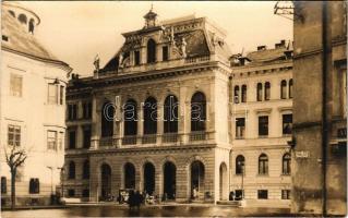 Sopron, városháza, automobil, Ferencz József tér. Diebold-Gruber Foto