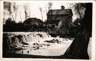 1940 Uzon, Usendorf, Ozun; vízpart / riverbank. photo (EK)