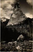 Gyergyószentmiklós, Gheorgheni; Mária-kő a Békás-szorosban / Piatra Mariei, Cheile Bicazului / mountain pass, rock. Foto. orig. Fischer J.