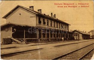 1916 Medgyes, Mediasch, Medias; Pályaudvar, vasútállomás. W. L. 1732.  / Bahnhof / railway station + "K.U.K. ETAPPEN-SCHLACHTVIEHDEPOT" (fa)