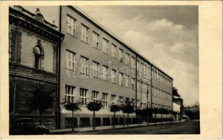 1939 Kassa, Kosice; Gymnázium Sestier dominikánok / gimnázium, automobil. Foto Győri & Boros / high school, grammar school, automobile