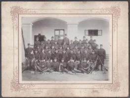 cca 1910 Katonák csoportképe, kartonra kasírozott fotó Schäffer Ármin budapesti műterméből, 16,5×22,5 cm