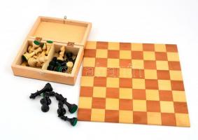 Sakk készlet fa dobozban, összecsukható fa játéktáblával, hiánytalan, 28x28 cm