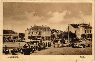 Nagykőrös, Piac tér, árusok, Gál Sándor és Bazsó Kálmán üzlete. Kiadja Bazsó Kálmán  (EK)
