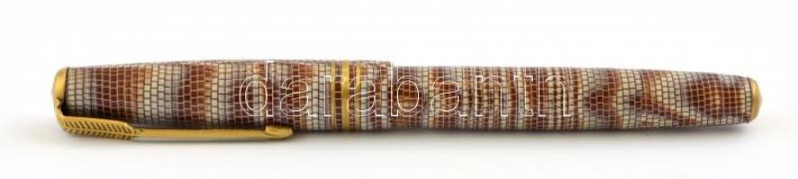 Teknőcmintás töltőtoll, aranyozott acél heggyel, a hegyen kis csorba, egyébként jó állapotban, h: 12...