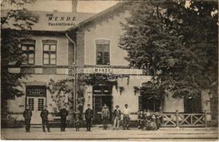 1922 Mende, vasútállomás, állomási főnök. Potton Ernő kiadása (EK)