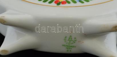 Hollóházi porcelán kulacs, kézzel festett, jelzett, apró kopásokkal, m: 16,5 cm