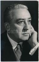 Pless László (1905-1974) Kossuth-díjas karmester, zenepedagógus aláírása az őt ábrázoló fotó hátoldalán