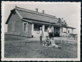 cca 1930 Nagyszigeti Halászcsárda, fotó, felületén törésnyomok, 8,5×11,5 cm