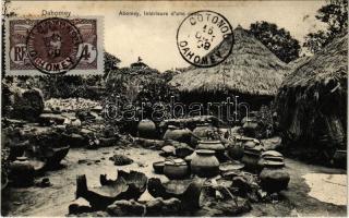 Abomey, Intérieure dune cour / courtyard, pottery
