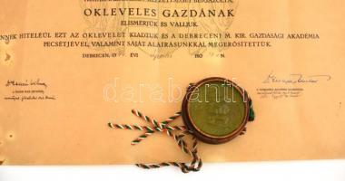 1944 Debreceni egyetem okleveles mezőgazda diploma függő, angyalos viaszpecséttel 60x50 cm Megviselt...