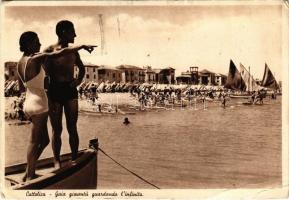 1938 Cattolica, Gaia gioventu guardando linfinito / beach, boats, bathers (EB)