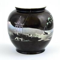 Kőbányai Porcelángyár: Kínai stílusú váza. Matricás, jelzett, kis kopásokkal. m: 15 cm
