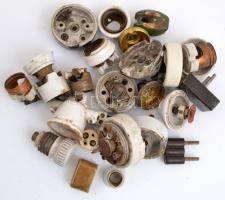 cca 1930-1940 zacskónyi elektromos kapcsolók, dugaszok