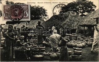 Abomey, Marché, Section des poteries / pottery market