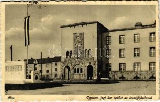 1937 Pécs, Egyetem jogi kar épülete az Országzászlóval (EK)