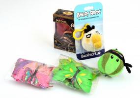 Vegyes játék tétel (Angry Birds plüss, ördöglakat eredeti csomagolásában, ragasztható pillangók), 5 db