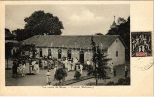 Ouidah, Whydah; Une sortie de Messe / after Mass in the yard, church