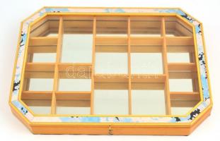 Tükrös fa vitrin 42x31 cm