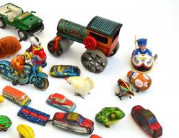 Doboznyi régi lemez és rúgós játékok gyűjteménye