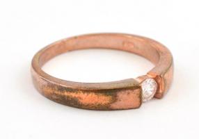 Aranyozott ezüst(Ag) gyűrű cirkónia kővel, jelzett, méret: 67, bruttó: 4,6 g