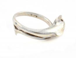 Ezüst(Ag) delfines gyűrű, jelzett, méret: 55, nettó: 4,5 g