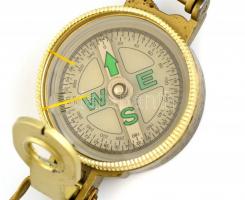 Réz borítású amerikai katonai tájoló d: 5 cm