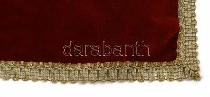 Bársony terítő goblein hímzéssel, arany szegéllyel, 25×90 cm