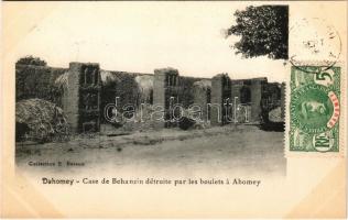 Abomey, Case de Behanzin détruite par les boulets / the hut destroyed by cannon balls