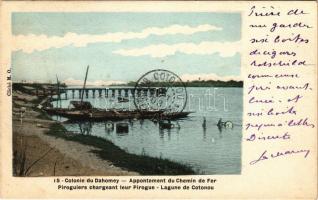 1908 Cotonou, Appontement du Chemin de Fer Piroguiers chargeant leur Pirogue, Lagune / port, pirogues, native canoes, barrels
