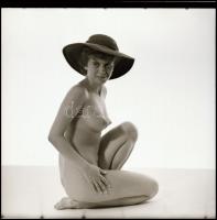 cca 1982 Több fotómodell közreműködésével, különféle időpontokban és eltérő helyszíneken készült AKT...