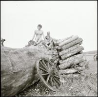 cca 1985 Több fotómodell közreműködésével, különféle időpontokban és eltérő helyszíneken készült AKT...