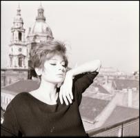 1963 Váradi Hédi (1929-1987) színésznő pályakezdő korában, Kotnyek Antal (1921-1990) budapesti fotór...