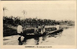 Cameroun, En route pour le marché / canoe, river, African folklore