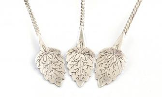 Ezüst(Ag) leveles, csavart nyelű kávéskanál, jelzett, h: 10,8 cm, nettó: 20,7 g