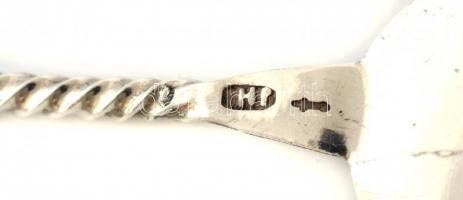Ezüst(Ag) leveles, csavart nyelű kávéskanál, jelzett, h: 10,8 cm, nettó: 20,7 g