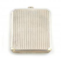 Ezüst(Ag) cigarettatárca, zománc díszítéssel, jelzett, 9×7,5 cm, bruttó: 113,1 g