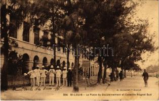 Saint Louis, La Place du Gouvernement et Caserne Rognat Sud / barrack, officers