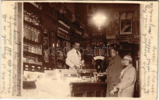 1930 Ungvár, Uzshorod, Uzhhorod, Uzhorod; üzlet belső / shop interior. photo (ragasztónyom / gluemark)