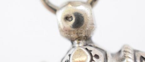 Ezüst(Ag) nyaklánc, jelzés nélkül, fém karikával, h: 46 cm, bruttó: 28,33 g