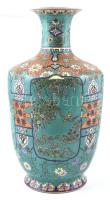 Kínai porcelán váza, kézzel festett, jelzés nélkül, kis kopásnyomokkal, m: 41 cm