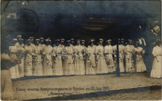 1905 Einzug unseres Kronprinzenpaares in Potsdam am 20. Juni 1905. Ehrenjungfrauen / Entry of German Crown Prince Wilhelm and Duchess Cecilie to Potsdam. Honorary maidens (EK)