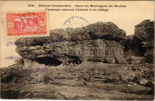Dans les Montagnes du Macina, Cavernes servant d'entrée á un village / mountain, native village live in the mountain, TCV card